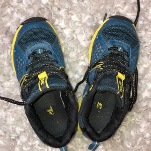 Teva boys trail running shoe✌️